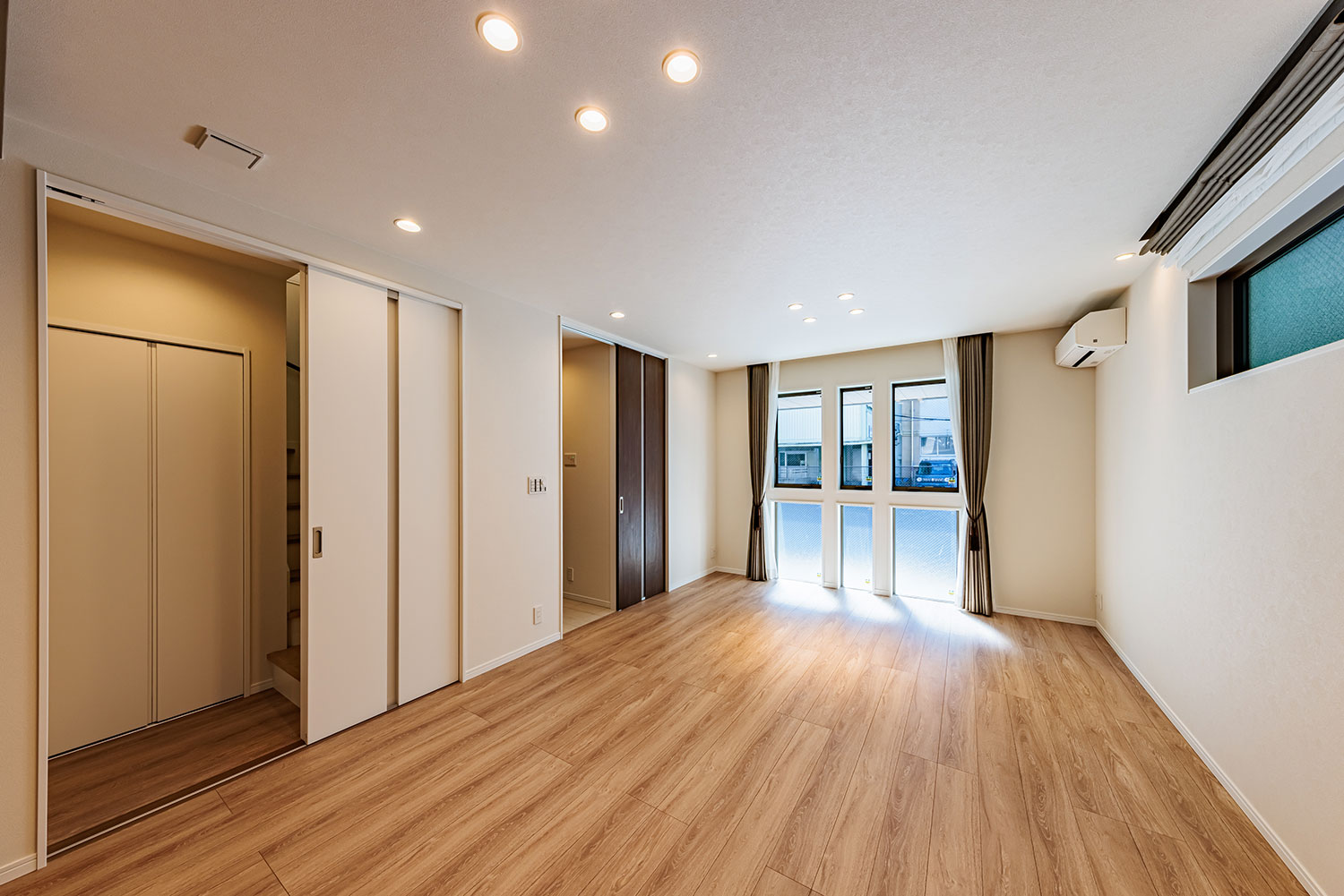 T-1／リビングダイニング