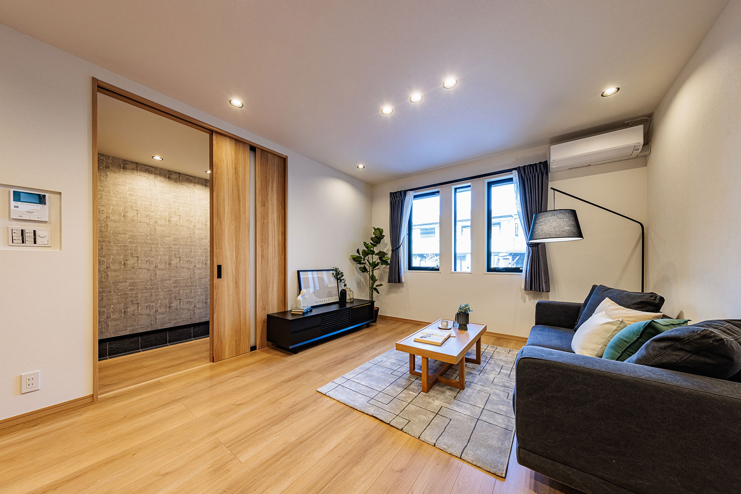 T-2/リビングダイニング