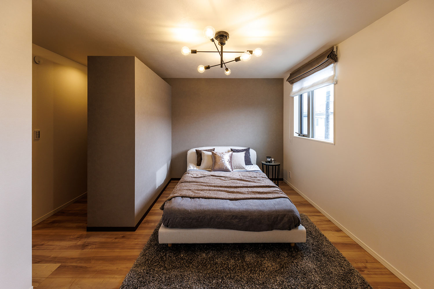 T-7/上質でラグジュアリーな時間が流れる主寝室で、心身共に心から寛げる癒しのひと時が心を豊かにします。