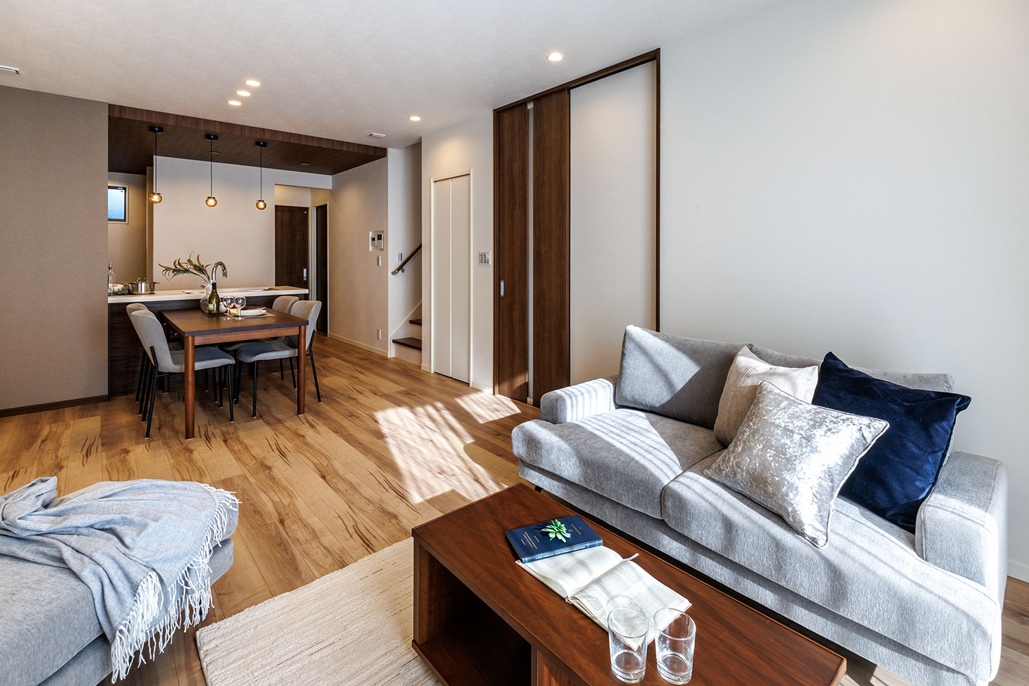 T-7/リビングダイニング