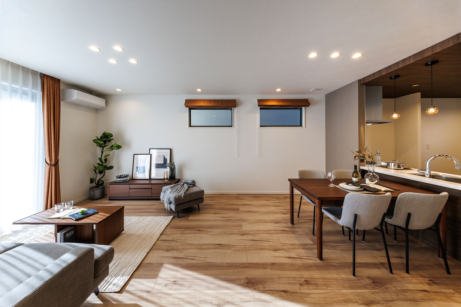 T-7/リビングダイニング