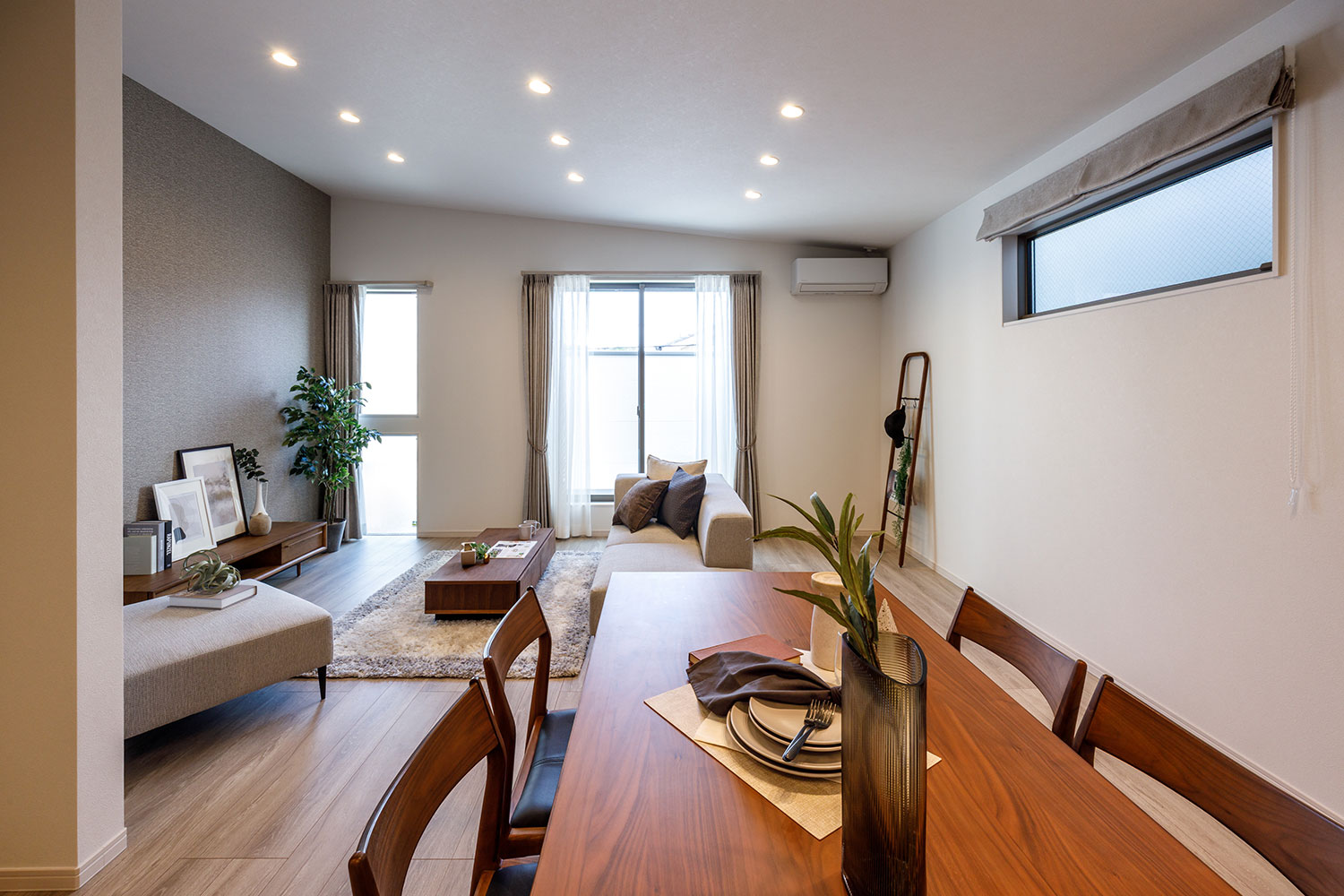 T-1／リビングダイニング