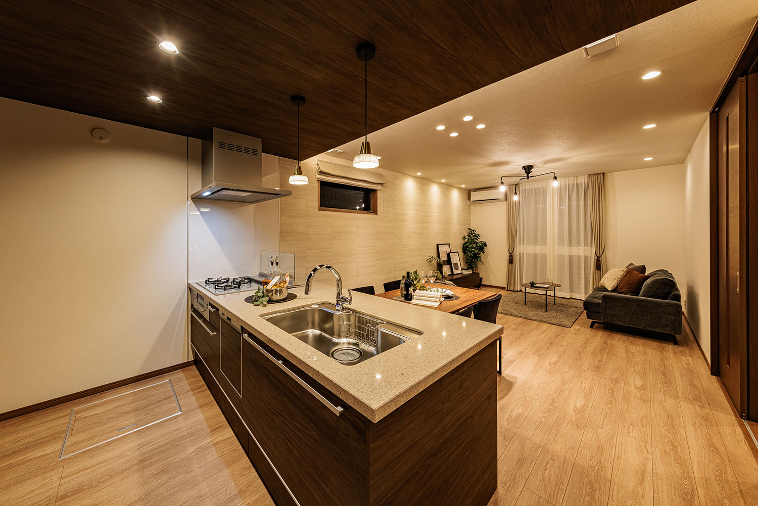 T-2／夜間キッチン