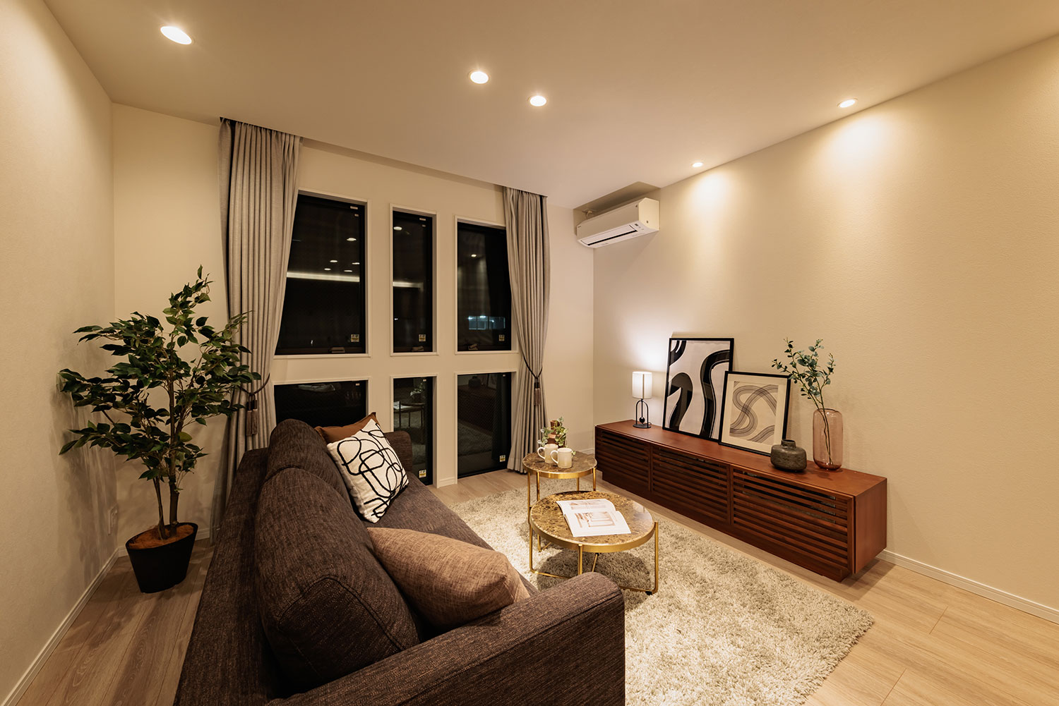 T-2／夜間リビング