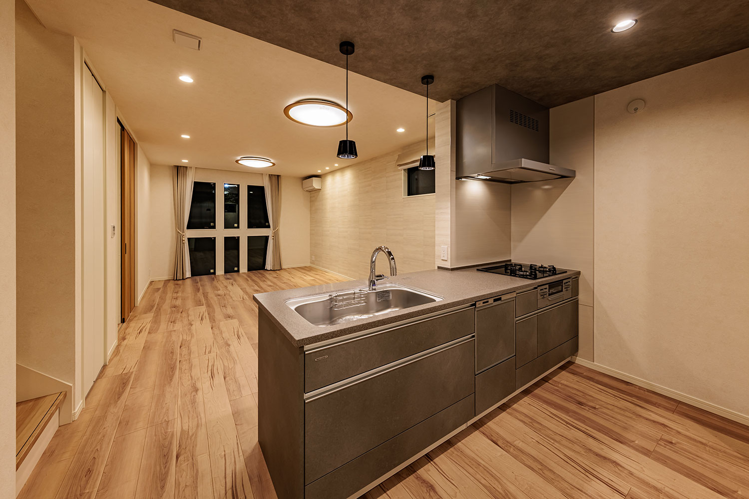 T-3／夜間キッチン