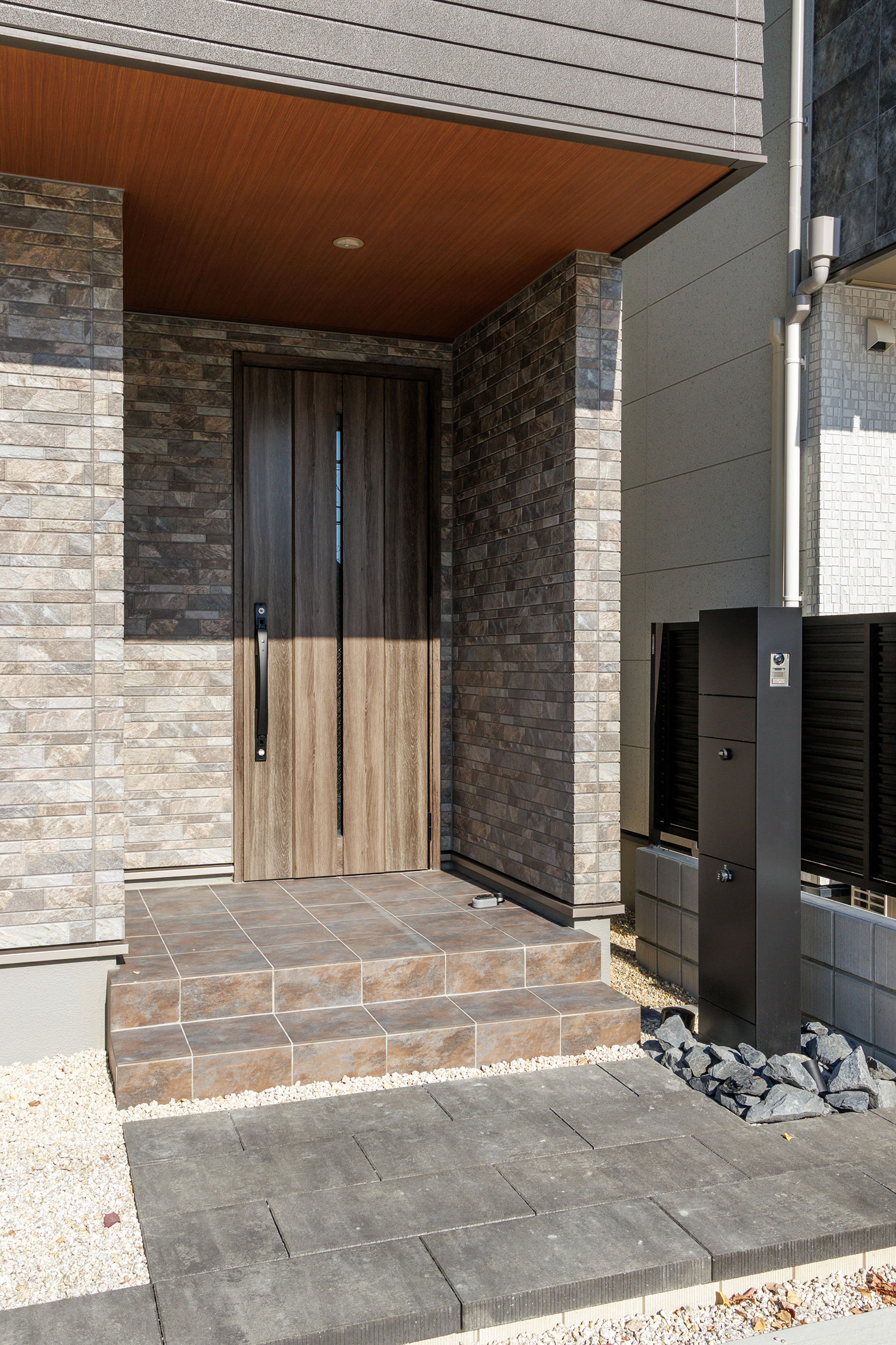 T-1／玄関まわり