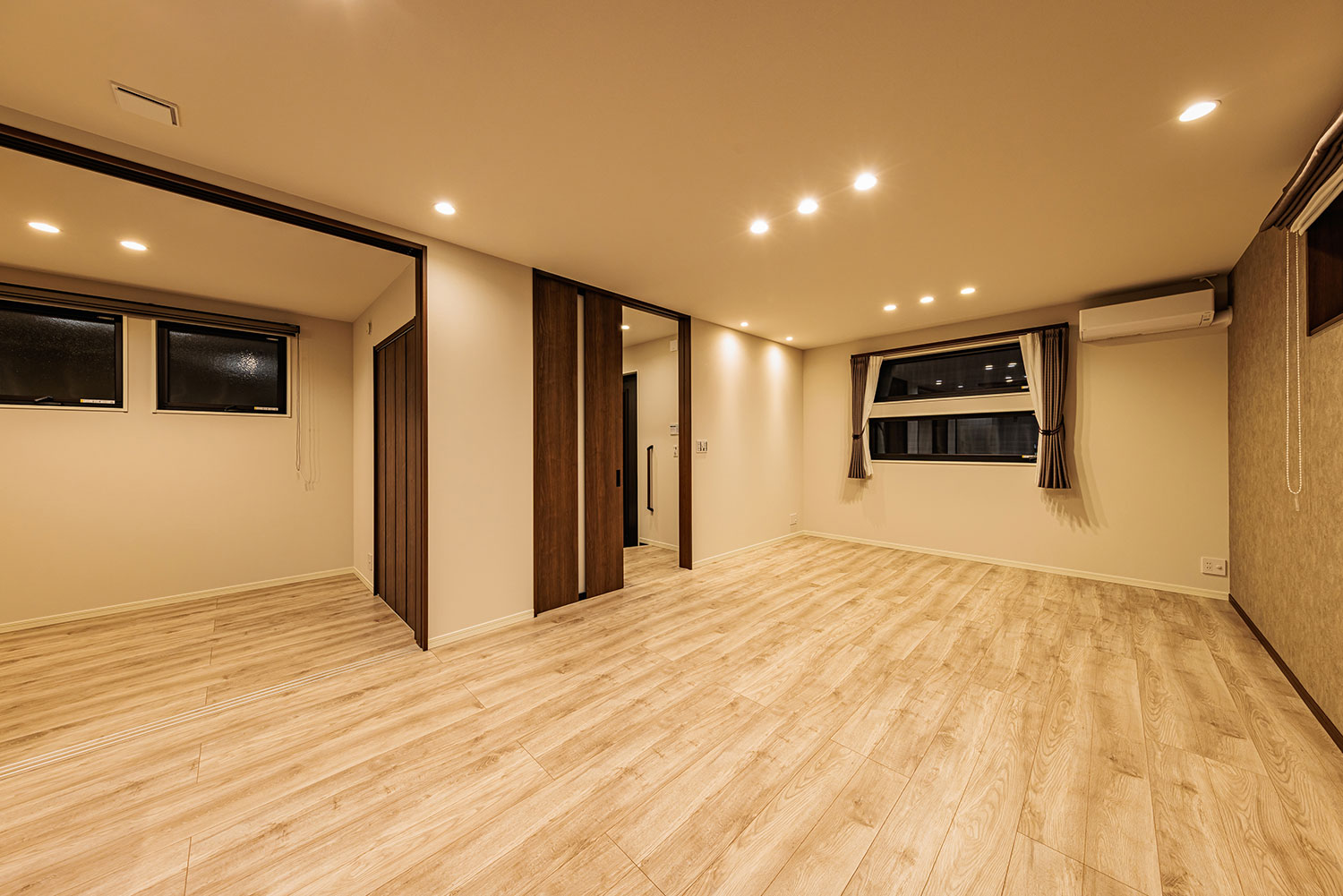 T-1/夜間リビングダイニング