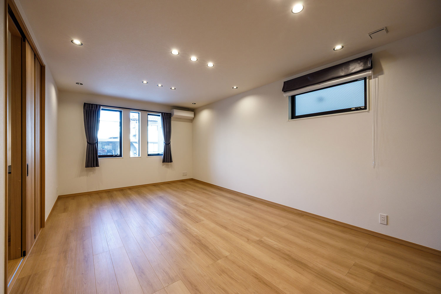 T-2／リビングダイニング