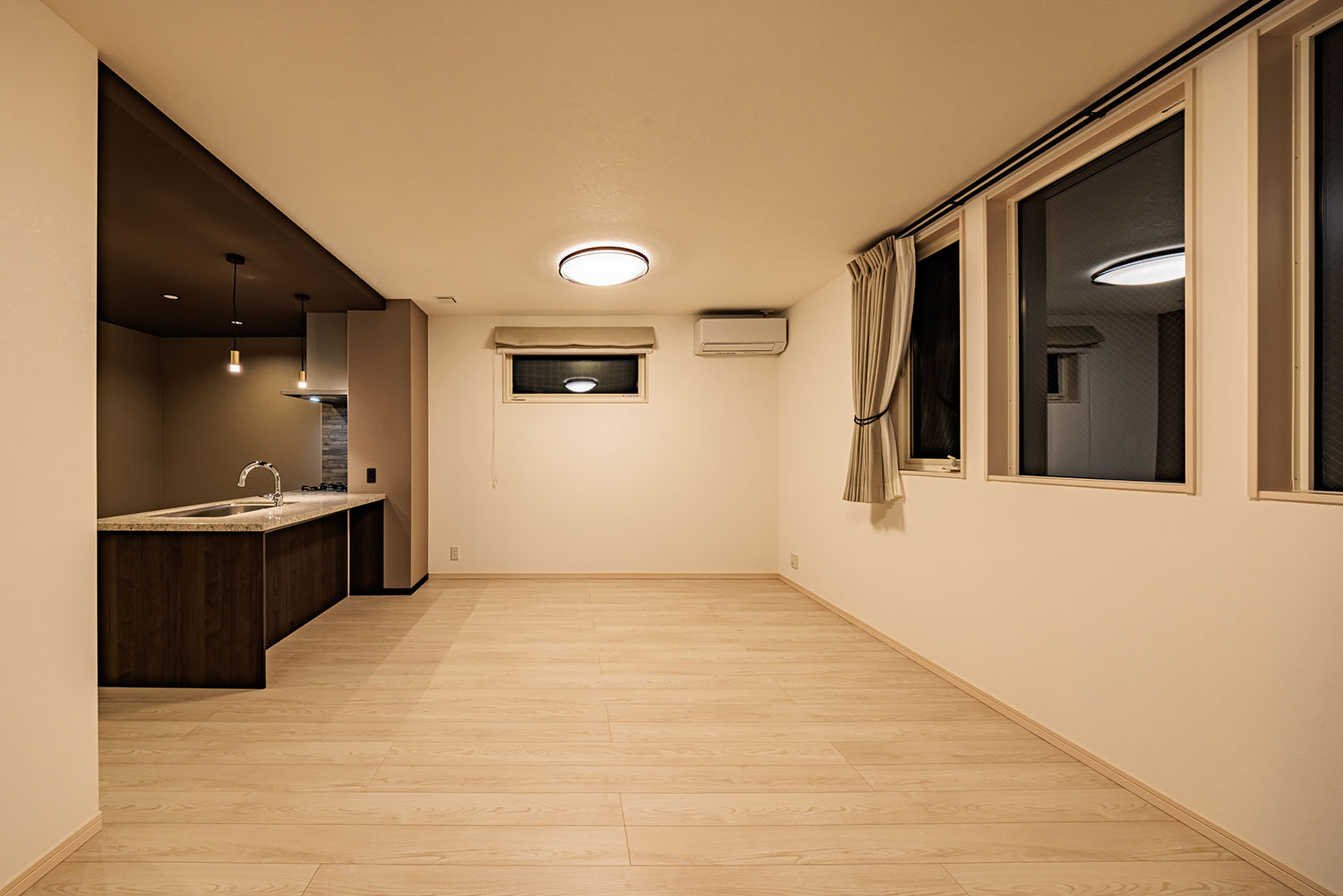 T-2/夜間リビングダイニング