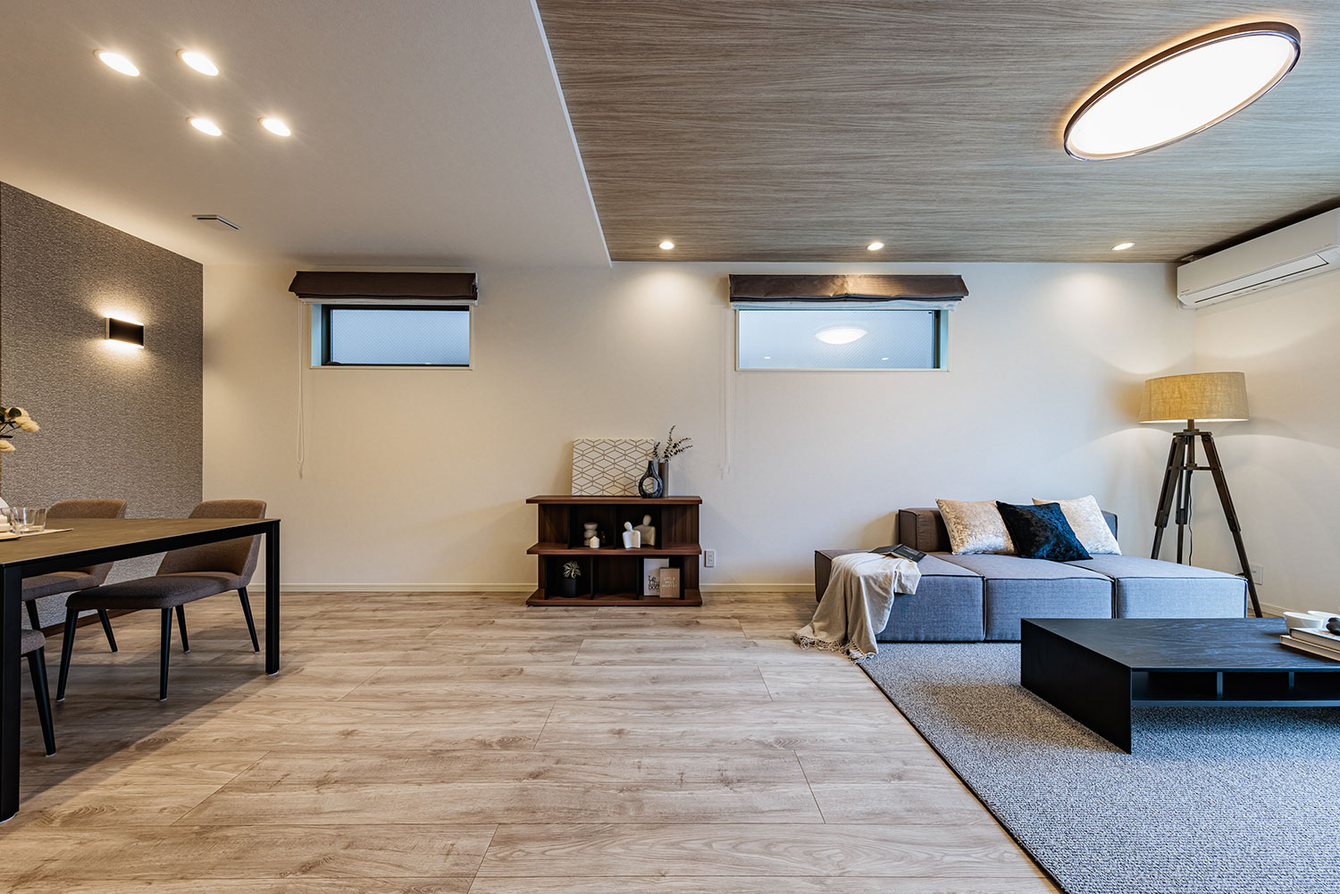 T-3／リビングスペースは2.5mの天井高を確保し、広さと高さの相乗効果がもたらす開放感を堪能できます。