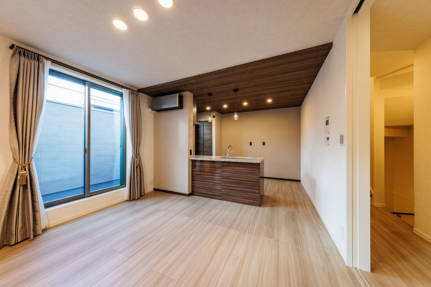 T-1/リビングダイニング