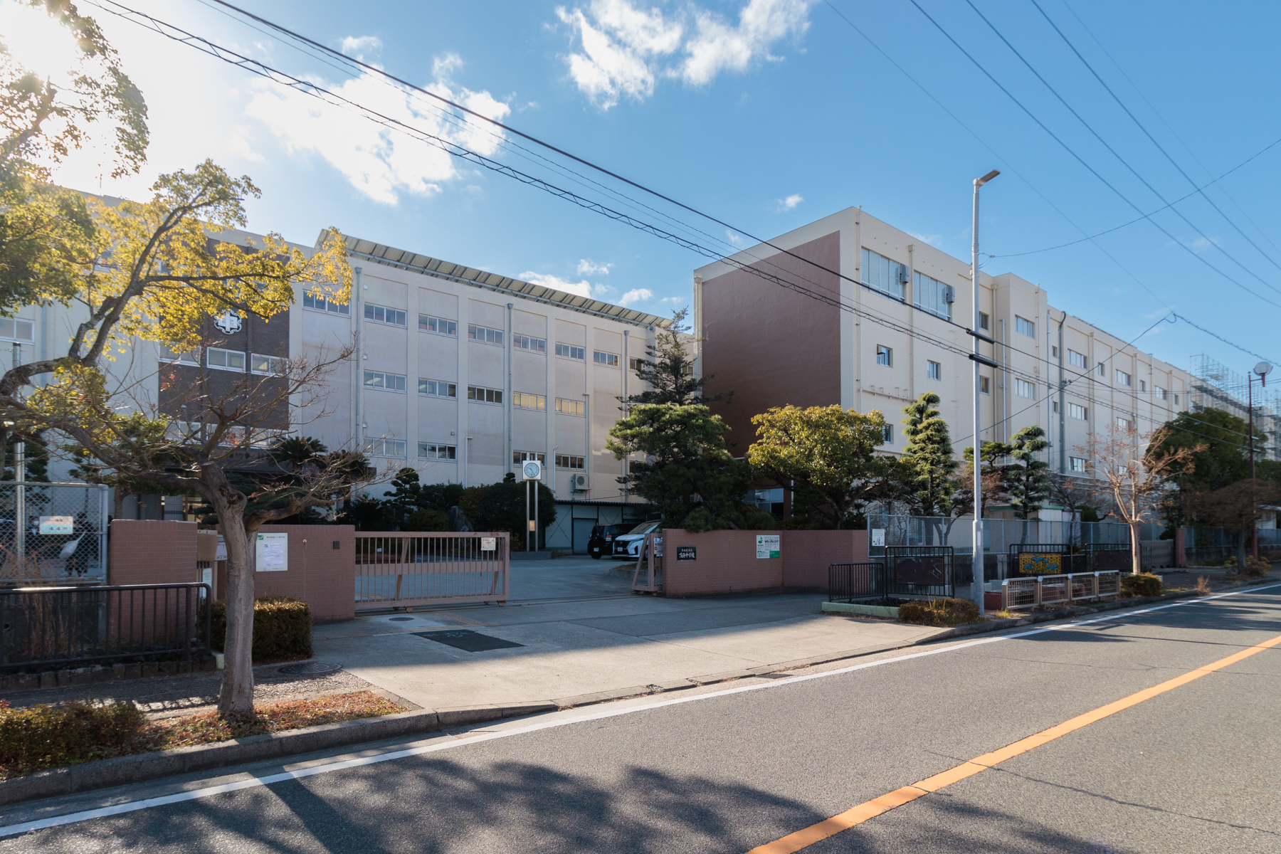 鳴海中学校 徒歩約16分