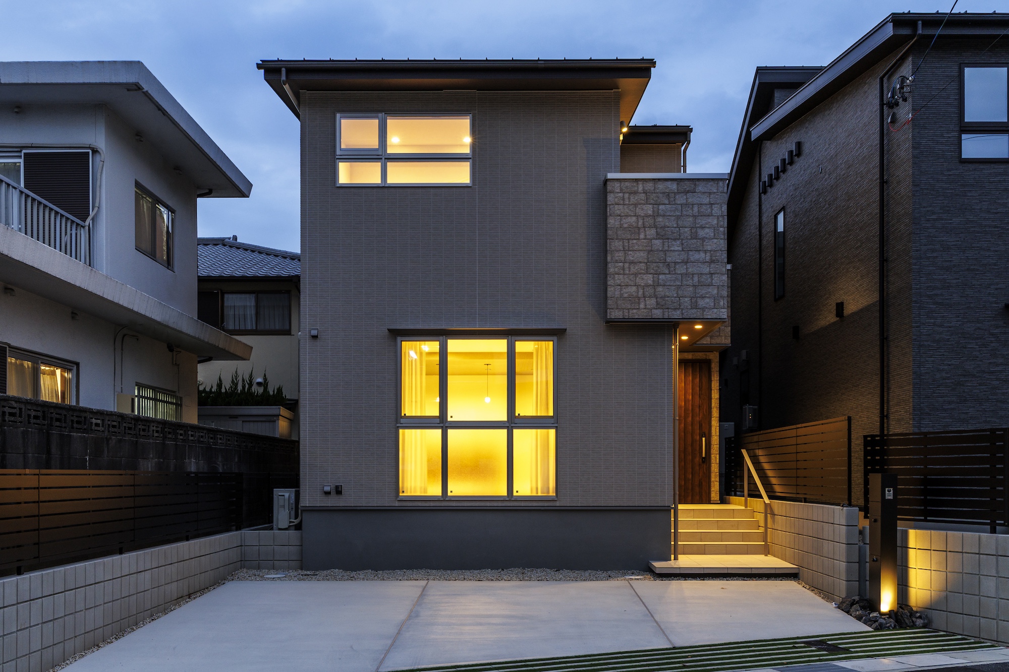 閑静な住宅街で存在感を放つ洗練されたデザイン_名古屋市名東区の家