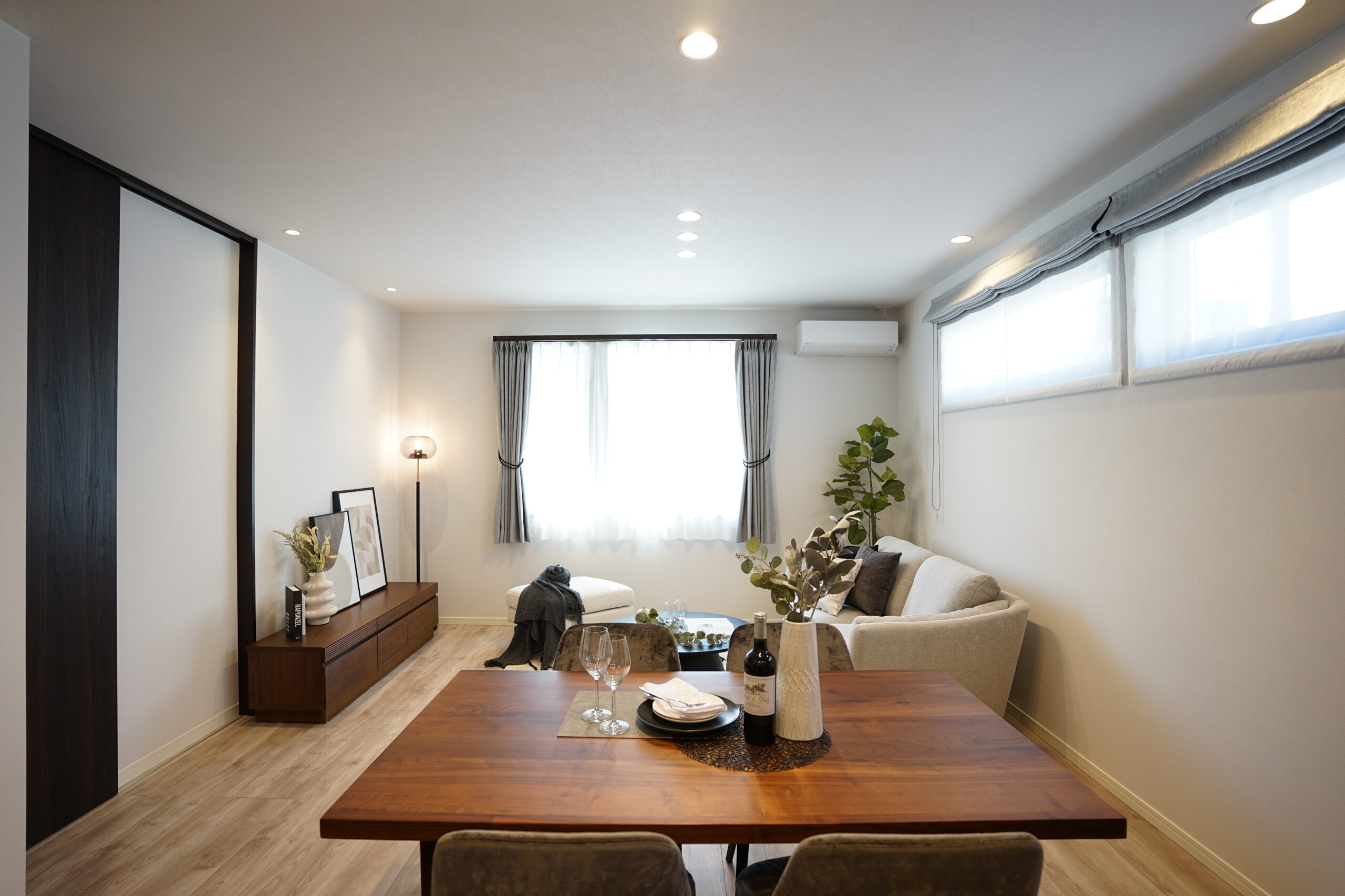 T-2／リビングダイニング