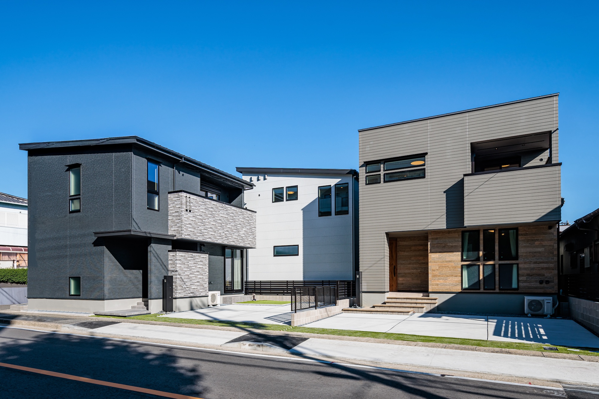 シューズクロークを経由した2WAY動線が快適な暮らしを実現_名古屋市緑区の家-1