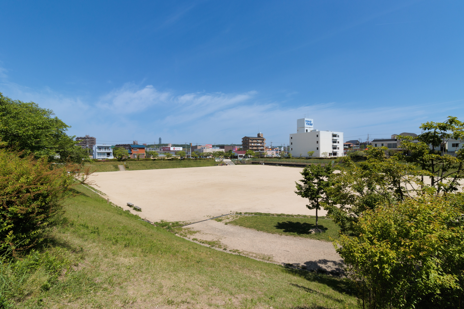 植田中央公園 徒歩約8分