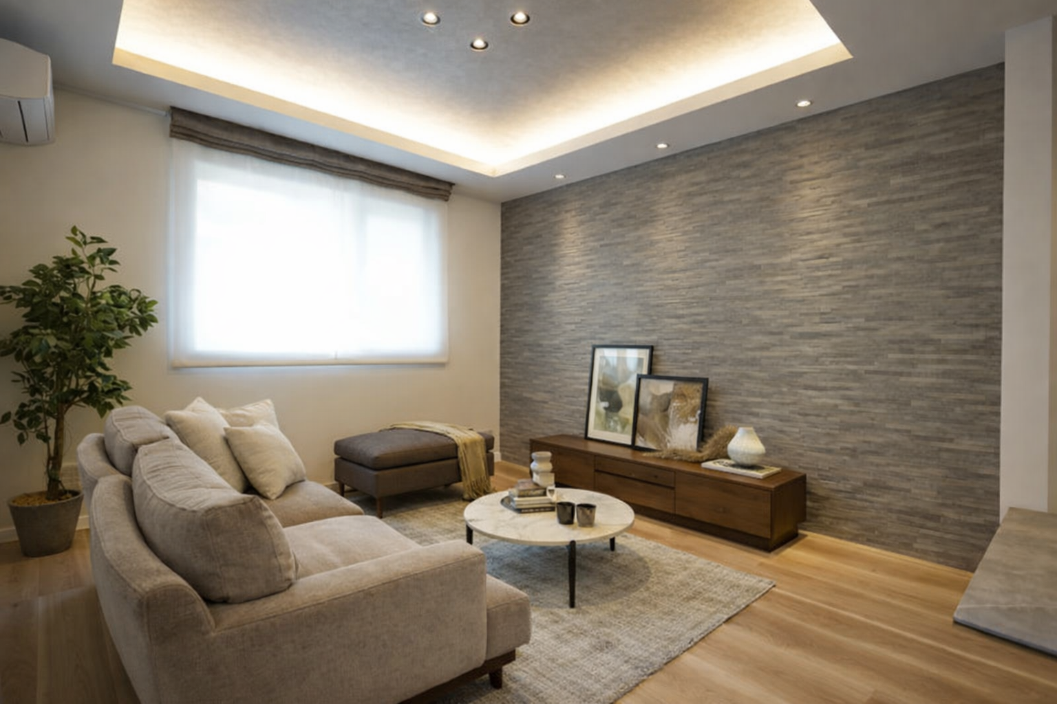 T-2／くつろげるリビングスペース。温かな陽差しを浴びながらリラックスして過ごせます。